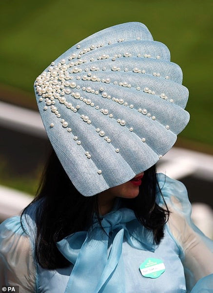 Birth of Venus Pearls Shell Hat